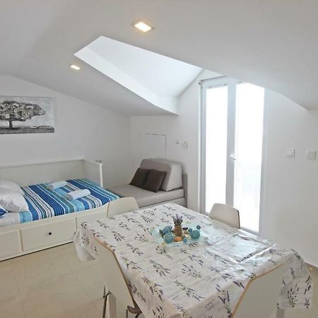 Apartments Josip Муртер Екстериор снимка