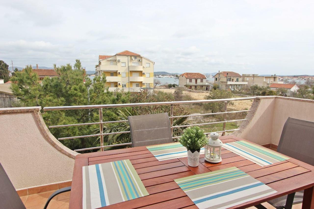 Apartments Josip Муртер Екстериор снимка