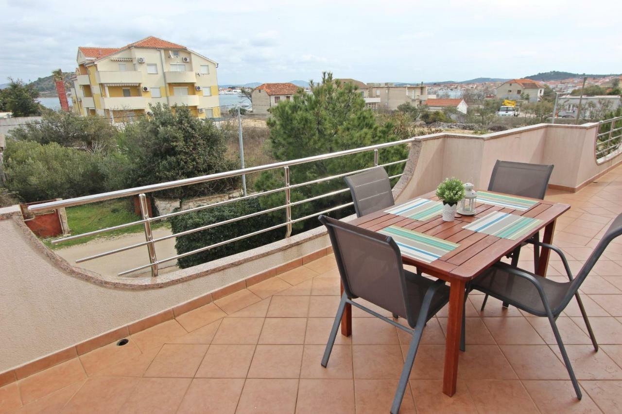 Apartments Josip Муртер Екстериор снимка