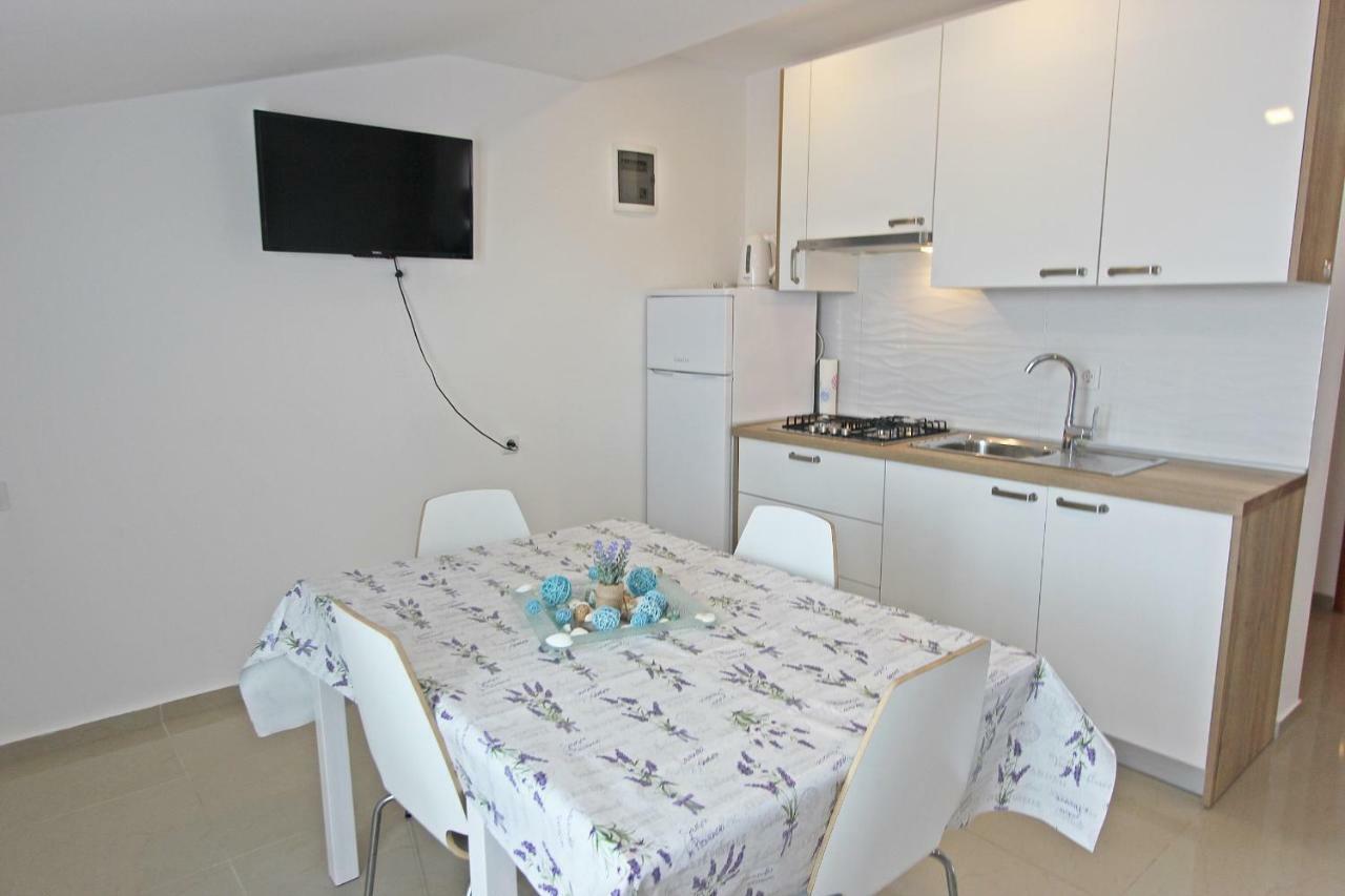Apartments Josip Муртер Екстериор снимка