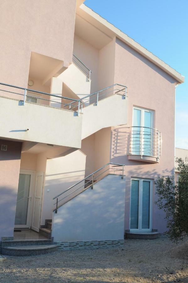 Apartments Josip Муртер Екстериор снимка